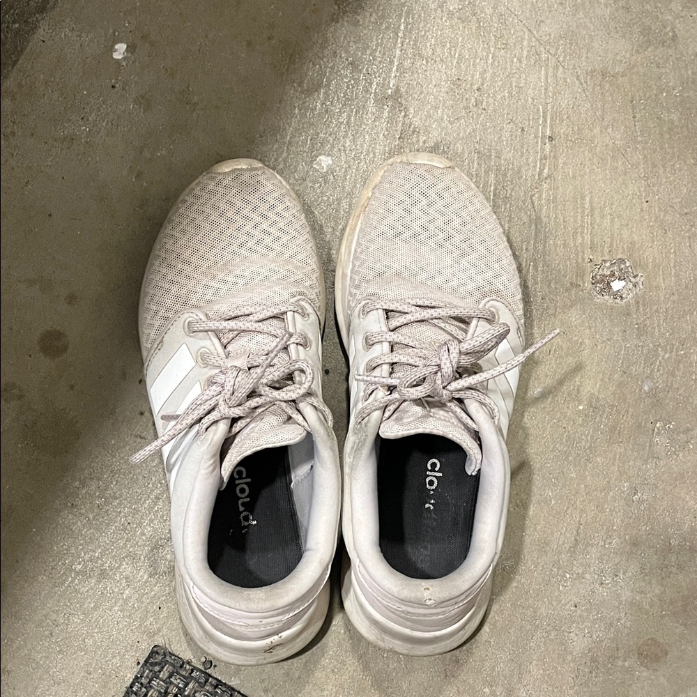 Adidas size 6 light pink running shoes